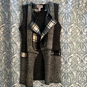 Oliver O Black And White Women’s Sweater Vest Size Small